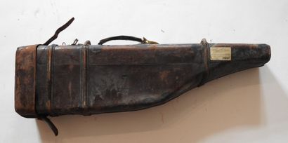 Étui jambon double en cuir, monogrammé.

L....