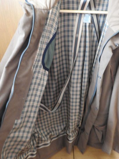 BERETTA.

Veste de chasse en toile marron.

Taille :...