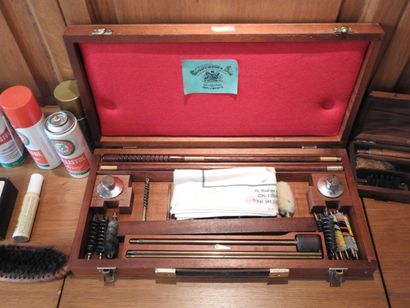 Nécessaire de nettoyage de fusil de marque...