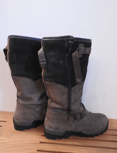 CHIRUCA.

Paire de bottes en cuir et fourrées...