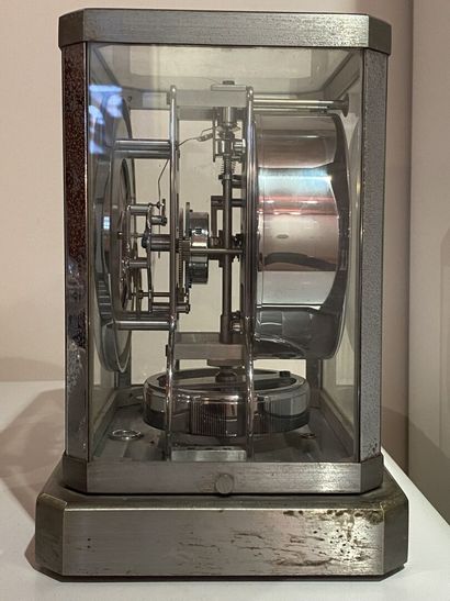 JAEGER Le COULTRE.

Pendule ATMOS présentée...