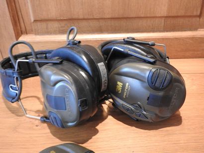 Deux casques anti bruit 3M Peltor Sportt...