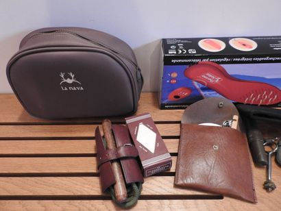 Lot de divers accessoires de chasse dont...