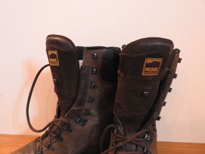 MEINDEL.

Paire de chaussures en cuir et...