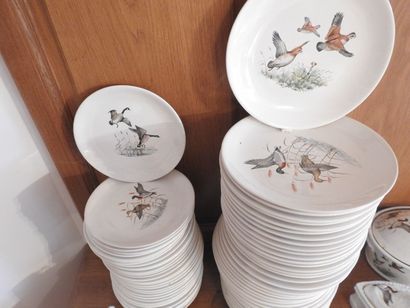Porcelaine de PARIS : Partie de service en...