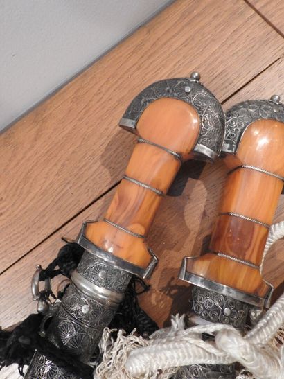 Paire de poignards koumya Marocain.

Long. :...
