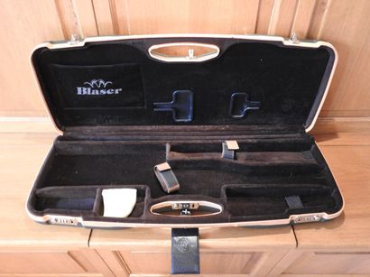 BLASER.

Housse pour fusil en plastique gainé...