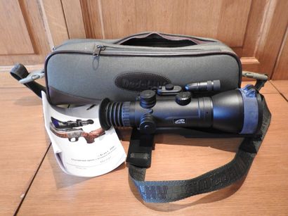 DEDAL modèle 480. Importante lunette optique...