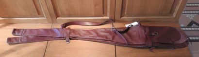 Housse double pour fusils en cuir.

L. 120...