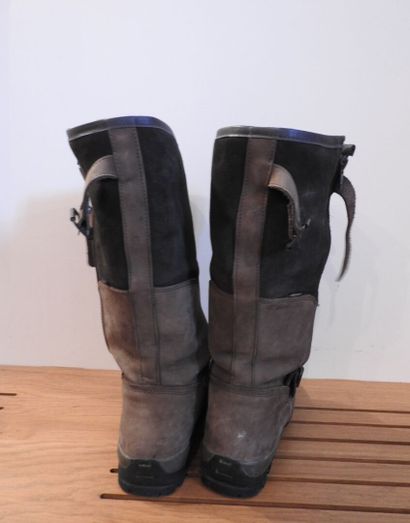 CHIRUCA.

Paire de bottes en cuir et fourrées...