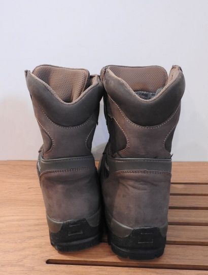 CHIRUCA.

Paire de chaussures en cuir et...