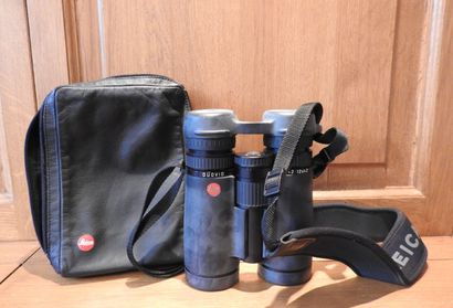 LEICA : Paire de jumelles Duovid 8 x 42....