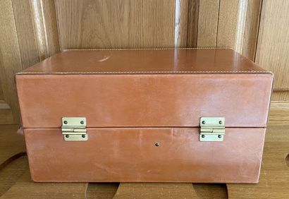 PAPWORTH : Valise de pique nique en cuir...