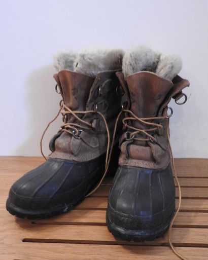VIBRAM MONTAGNAX.

Paire de chaussures en...