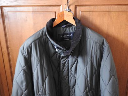 SCHNEIDERS.

Veste de chasse matelassée et...