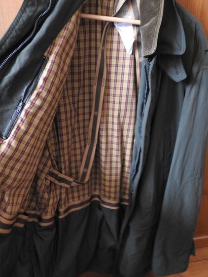 BERETTA.

Veste de chasse en toile marron,...