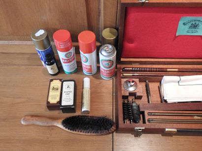 Nécessaire de nettoyage de fusil de marque...
