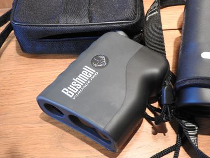 BUSHNELL : deux optiques dont Yardage pro...