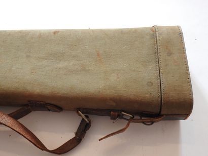 Étui jambon en toile et cuir.

(usures, griffures,...
