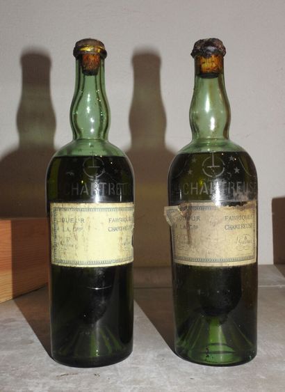 
2 bouteilles de CHARTREUSE.

Période 1941-1951.

(basses...