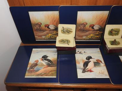 Ensemble de 7 dessous de table en carton...