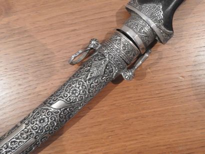 Poignard Koumya Marocain. Long. : 42 cm....
