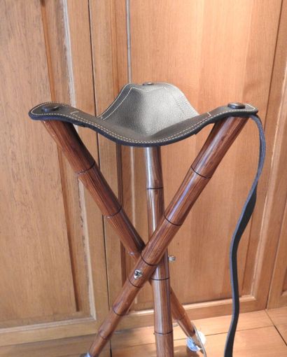Trépied en bois imitation bambou avec assise...