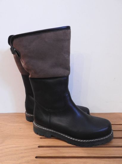ROCCIA.

Paire de bottes en cuir et fourrées.

Pointure :...