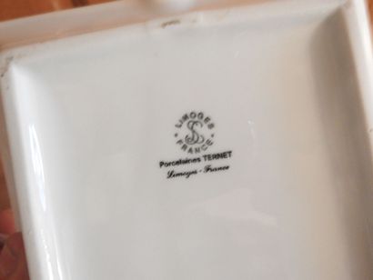 LIMOGES, porcelaine TERNET : Série de trois...