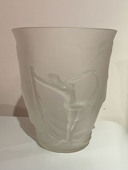 VERLYS France : Vase en verre dépoli à décor...