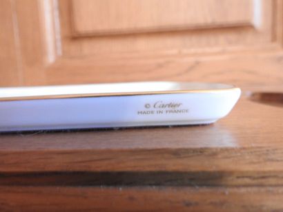 CARTIER : vide poche en porcelaine à décor...