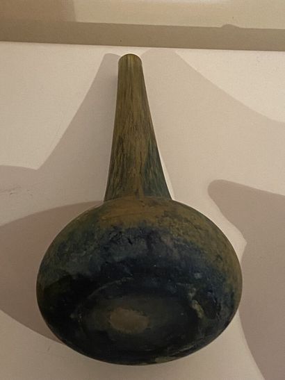 DAUM à NANCY : Vase soliflore en verre marmoréen...