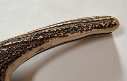 Couteau de chasse pliant réalisé dans un...