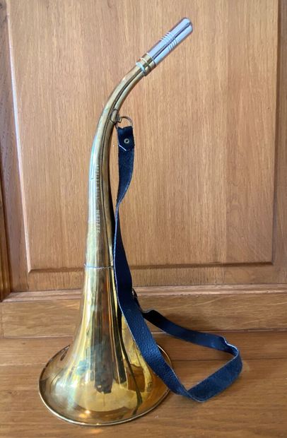 Pibole de chasse en cuivre jaune. Marqué...