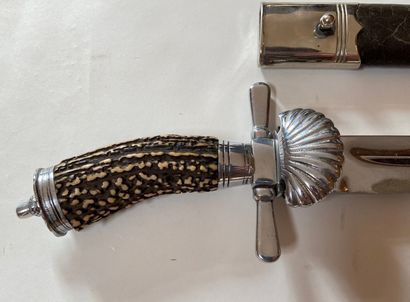 Dague de chasse, le manche en andouiller,...