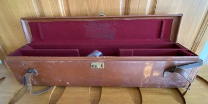 Valise pour transport de fusils en cuir....