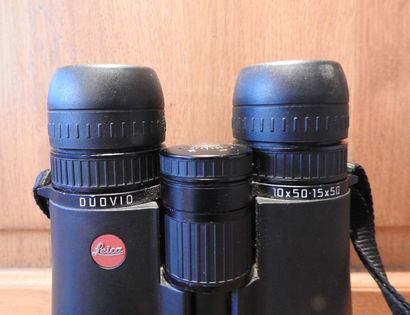 LEICA : Paire de jumelles DUOVID 10 x 50....