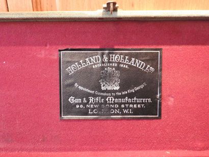 HOLLAND et HOLLAND.

Valise en toile et cuir...
