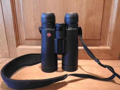 LEICA : Paire de jumelles DUOVID 10 x 50....