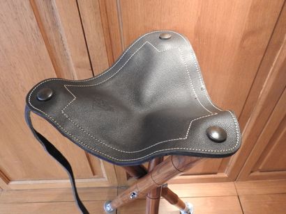Trépied en bois imitation bambou avec assise...