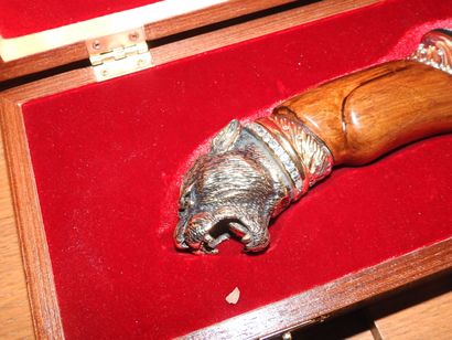Important couteau de chasse Russe, la lame...