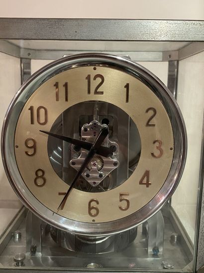 JAEGER Le COULTRE.

Pendule ATMOS présentée...