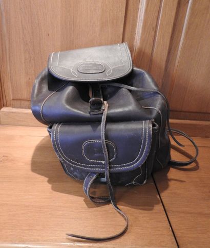 KETTNER.

Sac à dos en cuir marron.

(us...