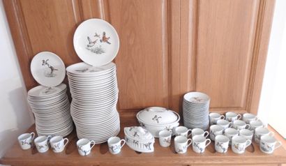 Porcelaine de PARIS : Partie de service en...