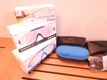 Lot de dix paires de lunettes de ski, natation...
