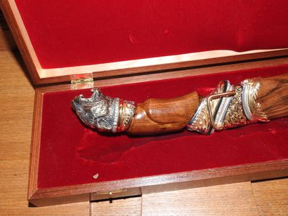 Important couteau de chasse Russe, la lame...