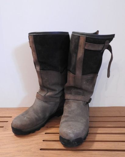 CHIRUCA.

Paire de bottes en cuir et fourrées...