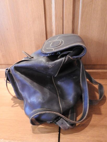 KETTNER.

Sac à dos en cuir marron.

(us...