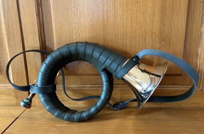 Petite trompe de chasse à coulisse en laiton...