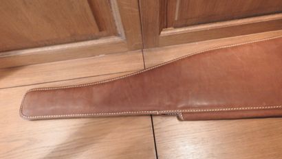 Étui pour carabine en cuir intérieur mouton.

L....